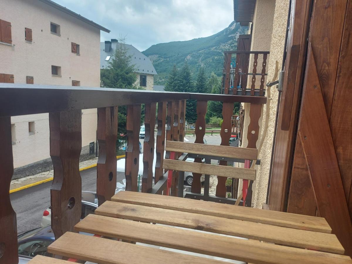 Casa Bihotz - Bonito Y Centrico Apartamento Con Garaje En Sallent Sallent de Gállego Eksteriør billede